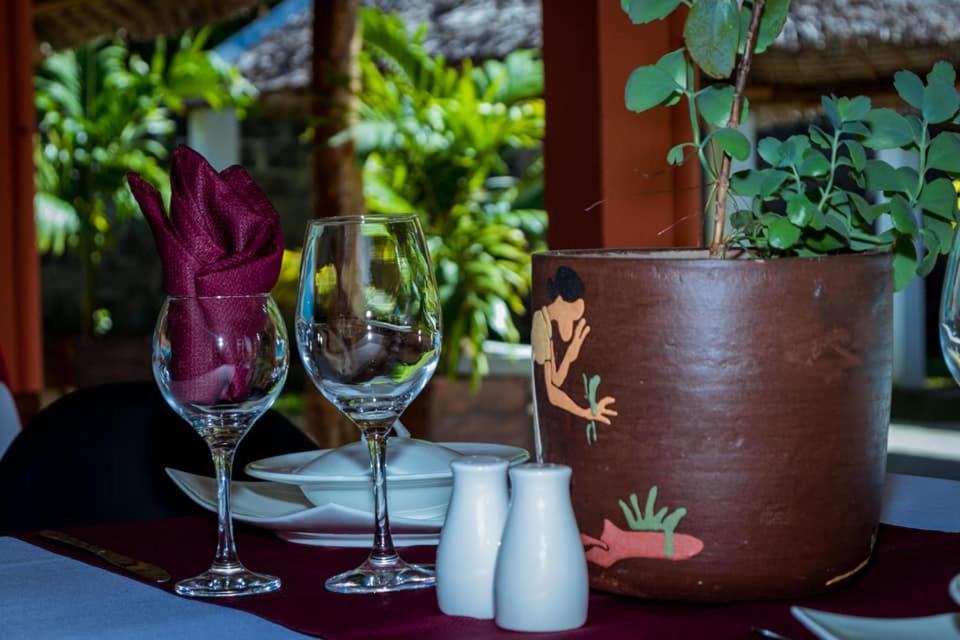 The Sanctuary Lodge Foulpointe Bagian luar foto