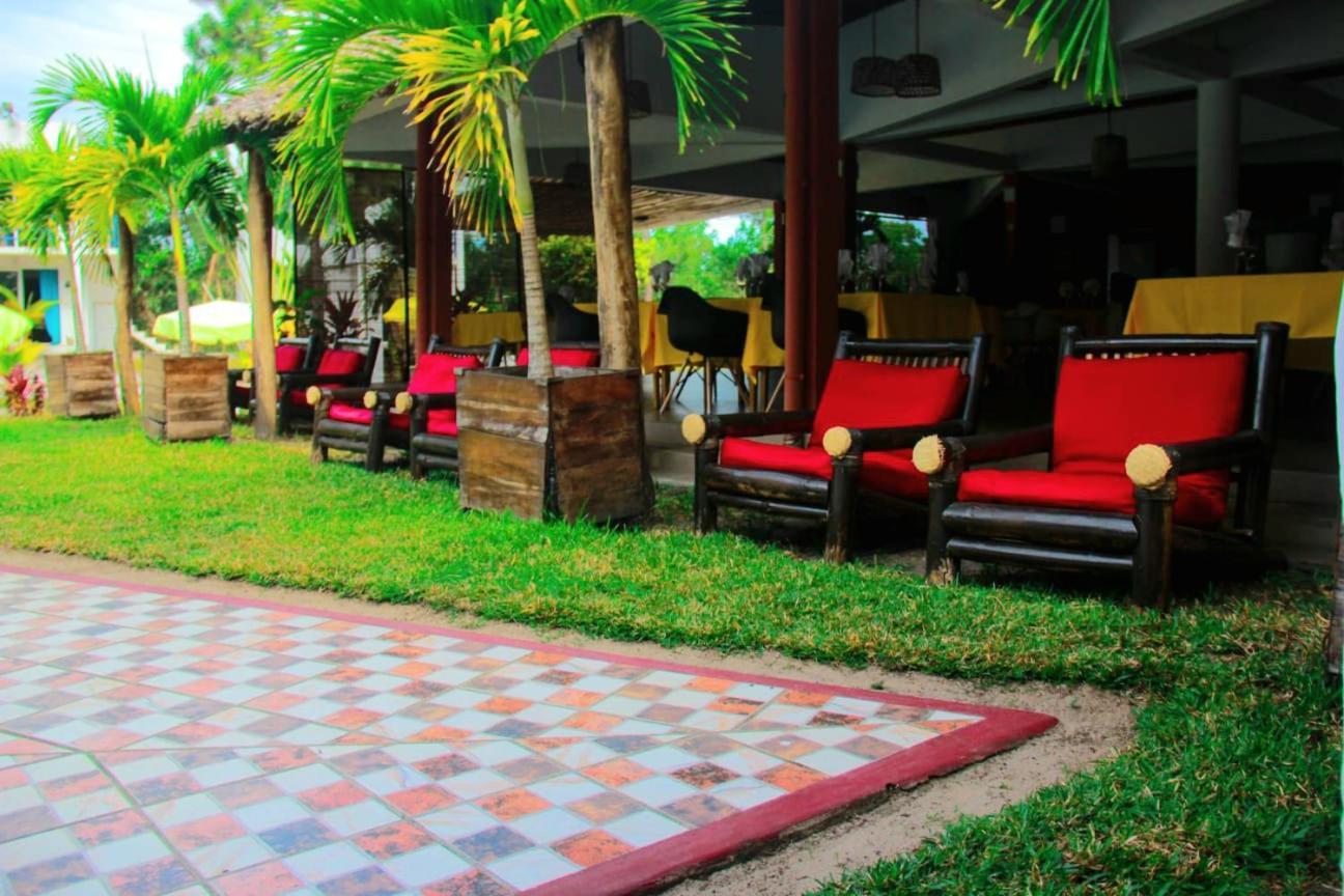 The Sanctuary Lodge Foulpointe Bagian luar foto