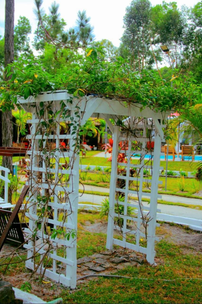 The Sanctuary Lodge Foulpointe Bagian luar foto